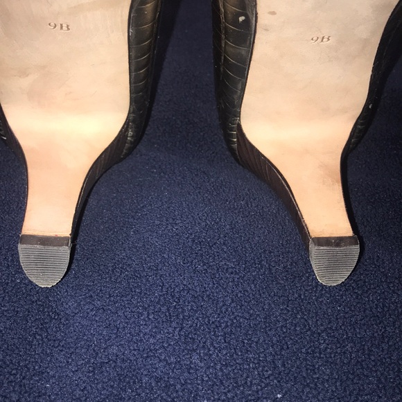 Cole Haan open toed gold pumps / high heels - Picture 7 of 7